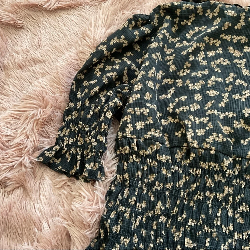 Blouse V-neck size L - Picture 10 of 12